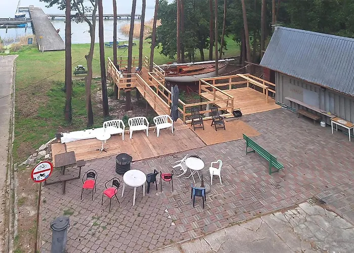 2 Bedroom Amazing In Baniewice Дом отдыха